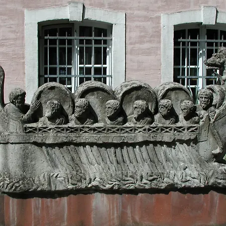 Hotel Haus Am Berg Treviri