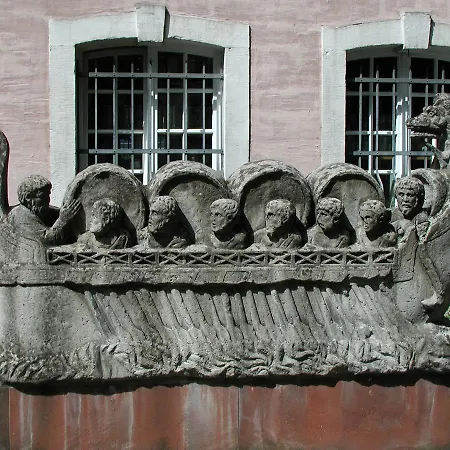 Haus Am Berg Hotel 2*